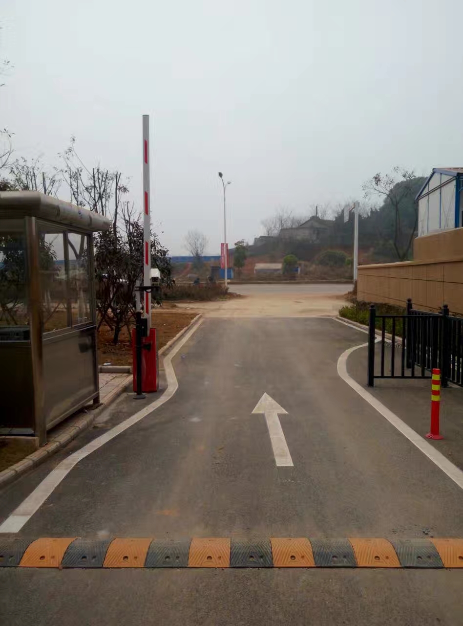 停車管理出入品崗?fù)さ篱l.jpg 停車管理出入品崗?fù)さ篱l.jpg